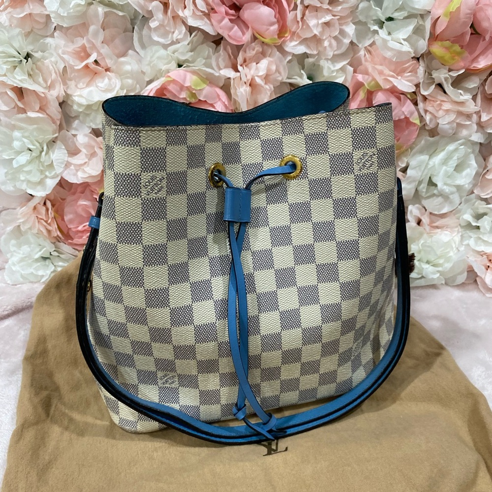 Louis Vuitton Damier Azur NeoNoe MM Bucket Bag
